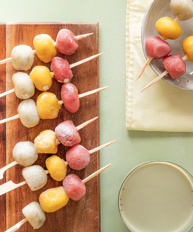 Brochettes de dango mochi