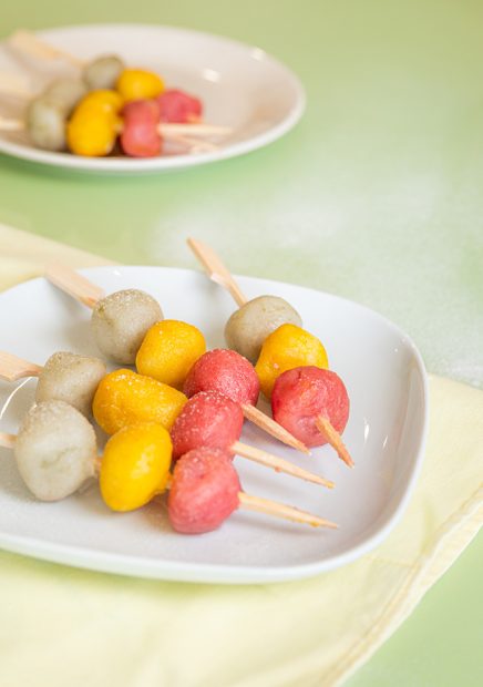 Brochettes de dango mochi