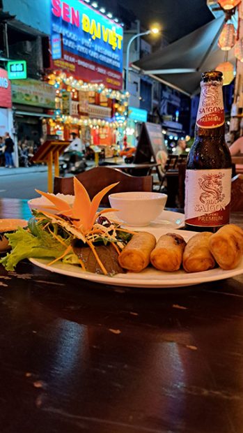 Restaurant street food au Vietnam