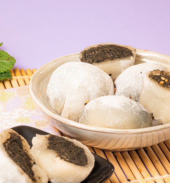 Daifuku mochi au sesame