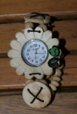 Montre exotique en cosse de coco