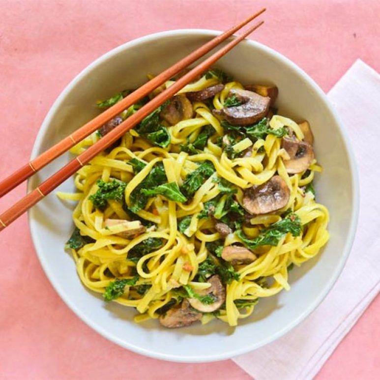 Wok de tagliatelles aux champignons